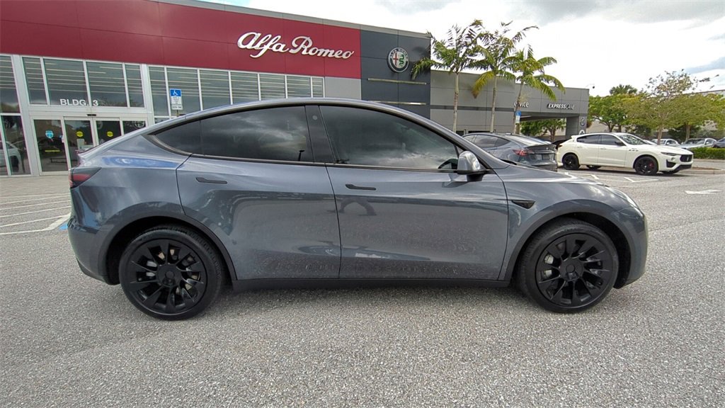 2023 Tesla Model Y Long Range photo 2