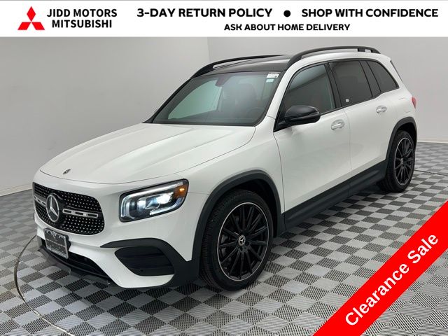 2022 Mercedes-Benz GLB Base's photo