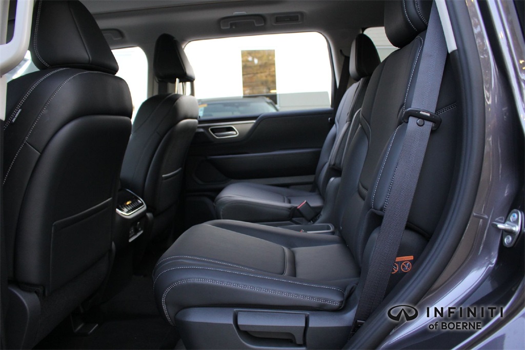 2026 Infiniti QX80 Pure photo 17