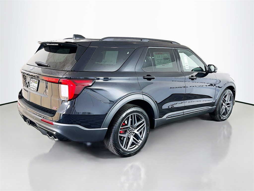 2025 Ford Explorer ST photo 13