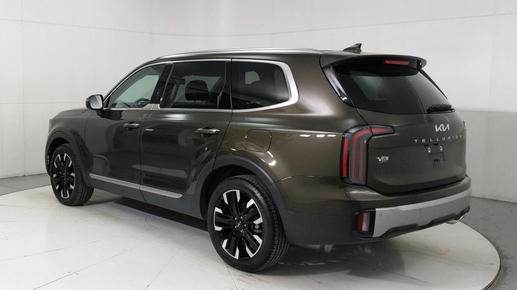 2024 Kia Telluride SX photo 2