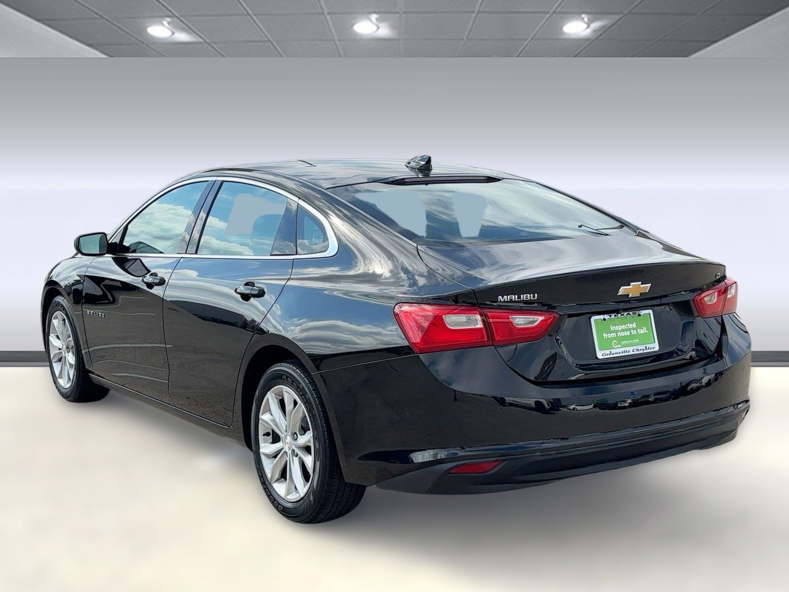 2024 Chevrolet Malibu 1LT photo 2