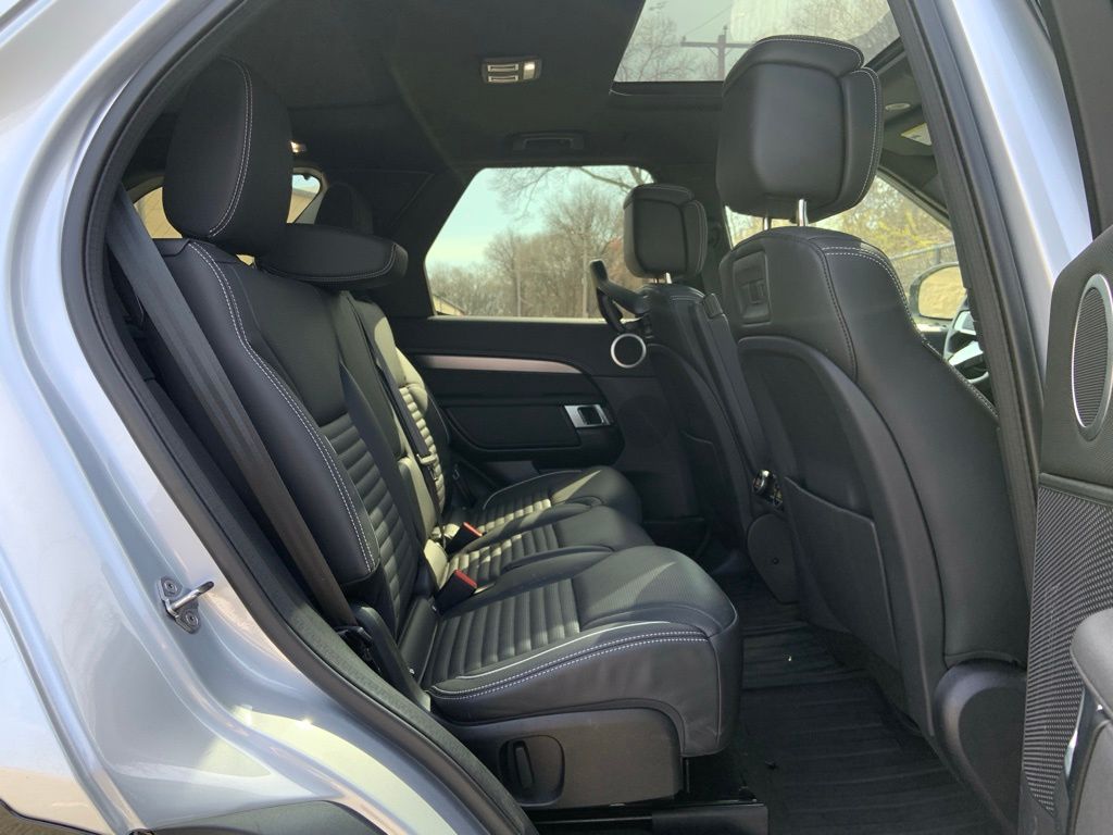2024 Land Rover Discovery SE photo 20