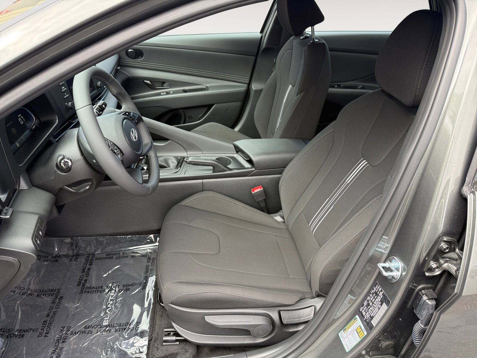 2025 Hyundai Elantra SEL Sport photo 10