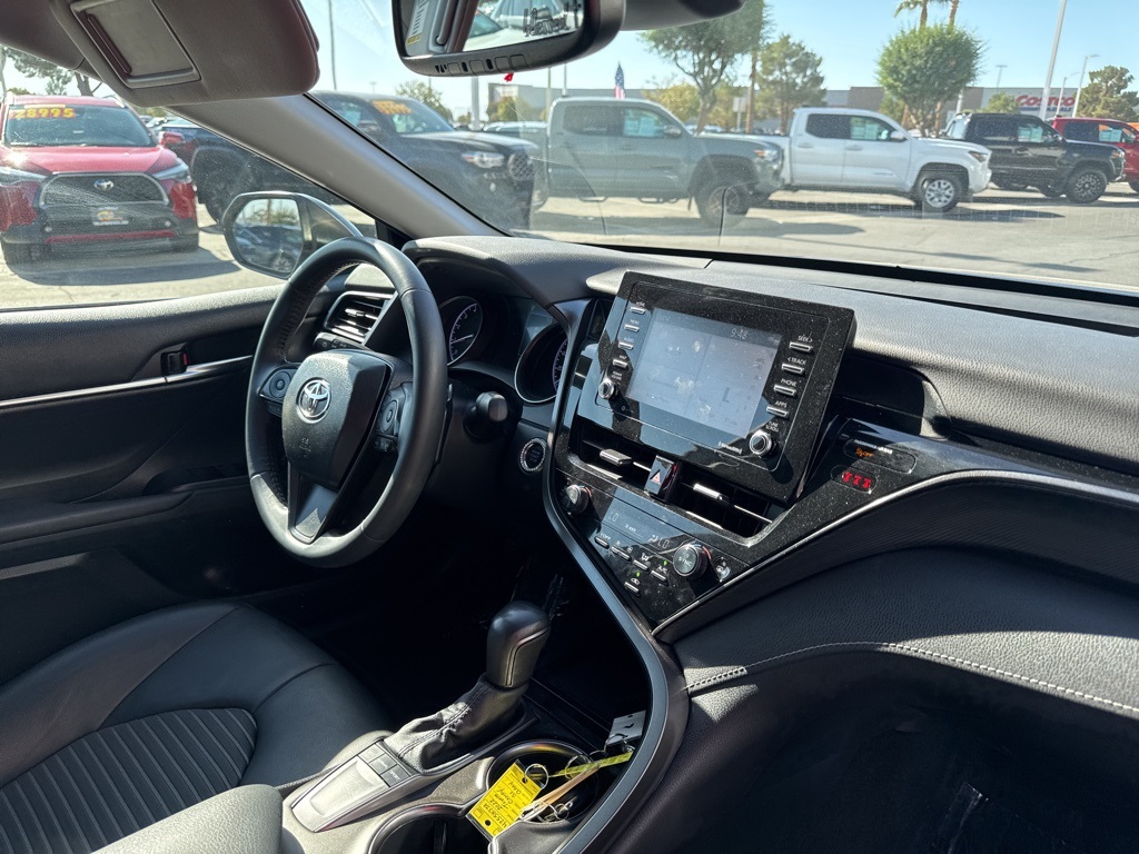 2022 Toyota Camry SE photo 22