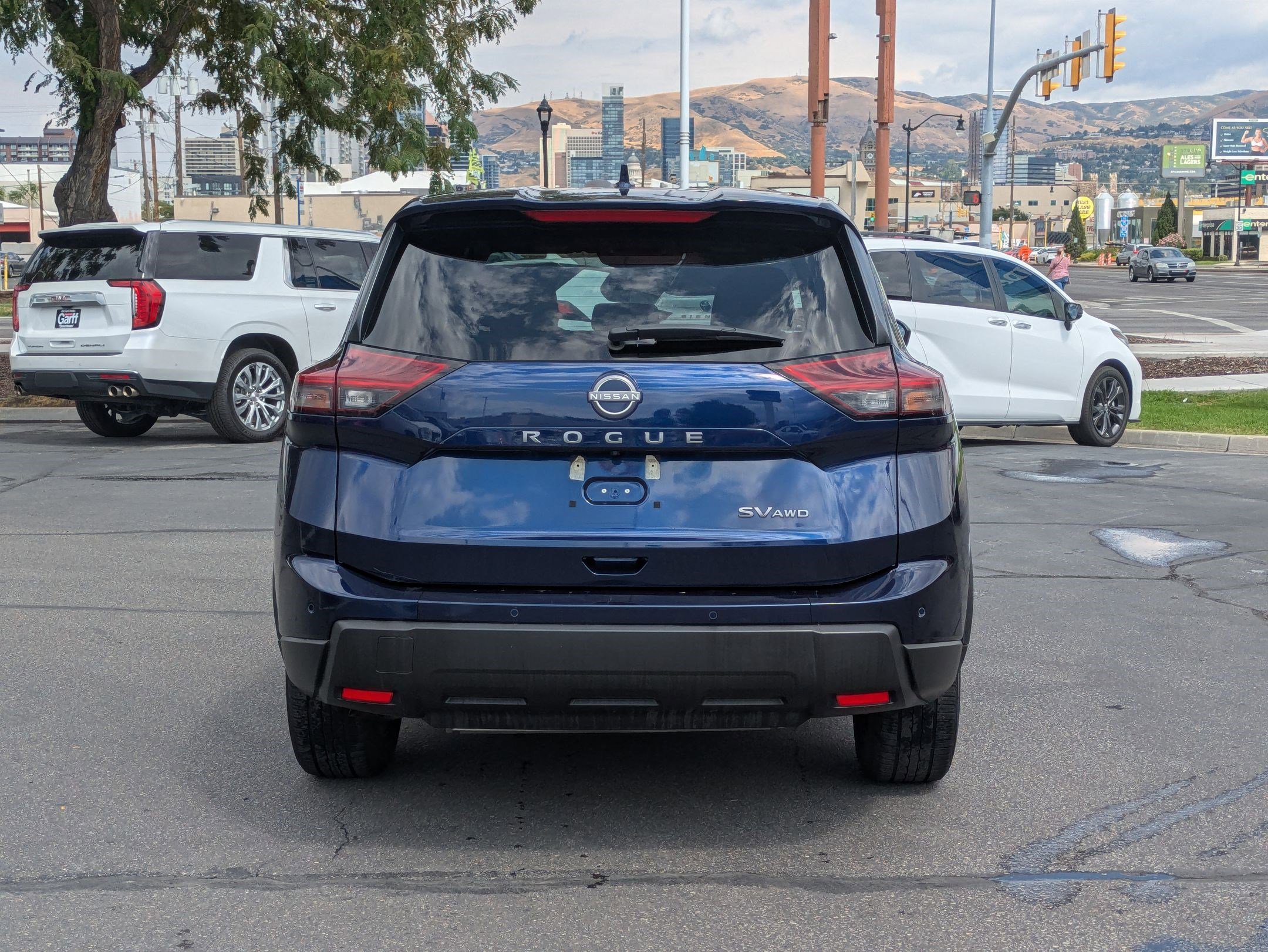 2024 Nissan Rogue SV photo 4