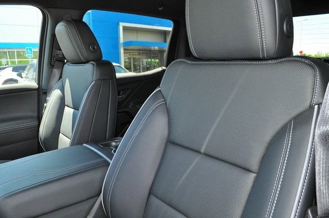2025 Chevrolet Silverado EV LT photo 7