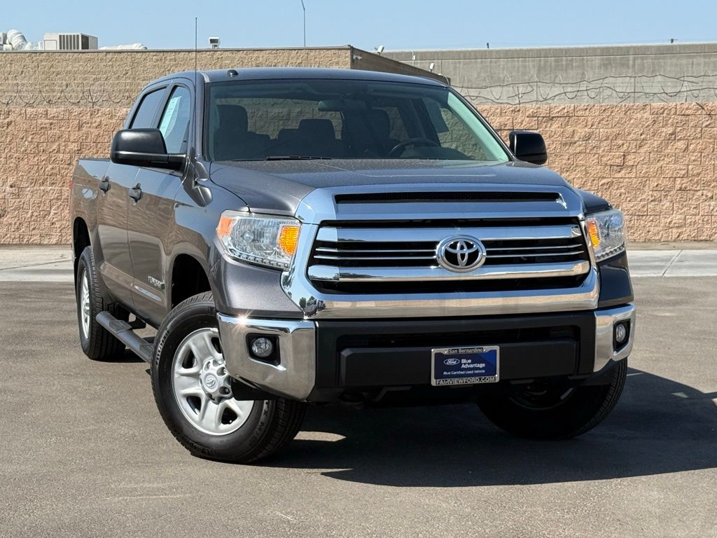 2017 Toyota Tundra SR5 photo 2