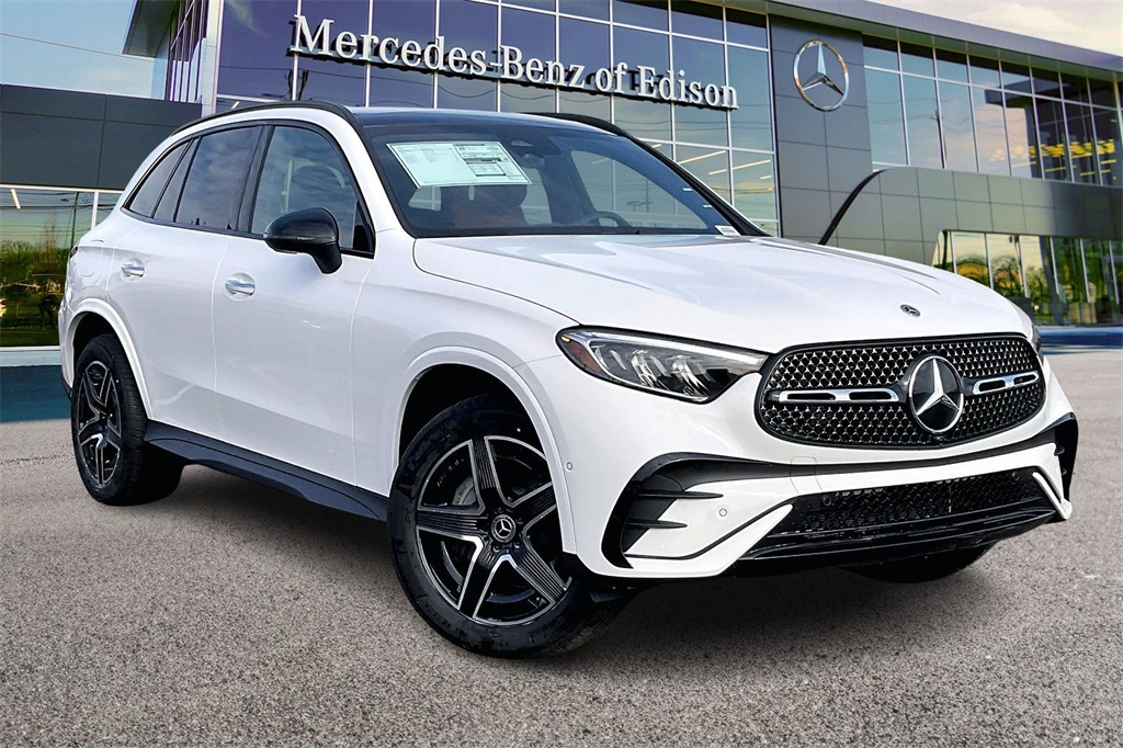 2026 Mercedes-Benz GLC Base's photo