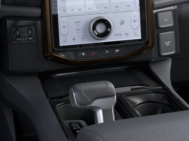 2025 Ford F-150 Lightning Lariat photo 15