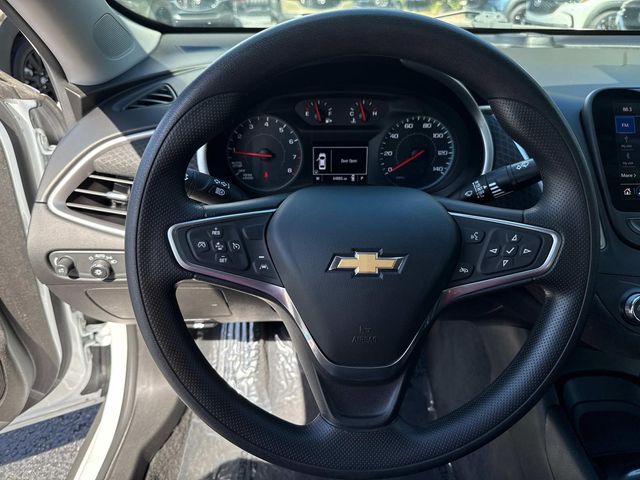 2023 Chevrolet Malibu LS photo 33