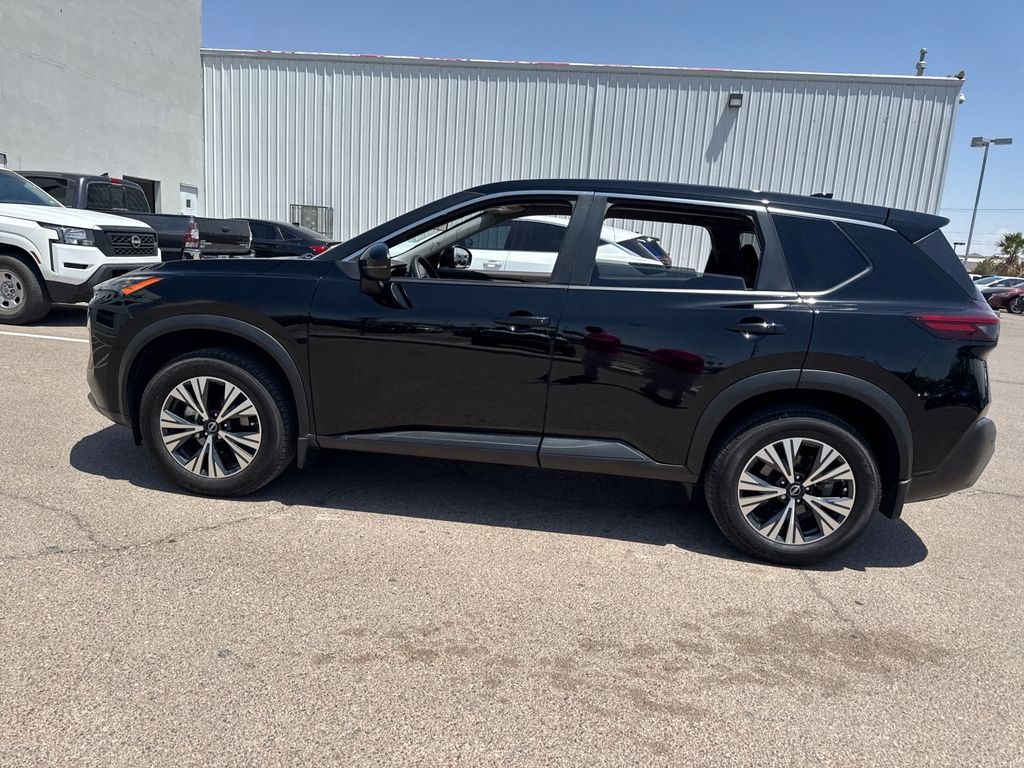 2023 Nissan Rogue SV photo 12