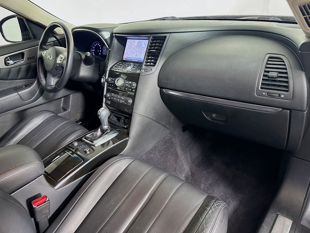 2016 Infiniti QX70 photo 33