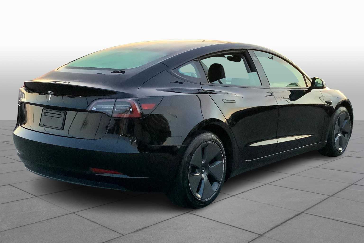 2023 Tesla Model 3 photo 11