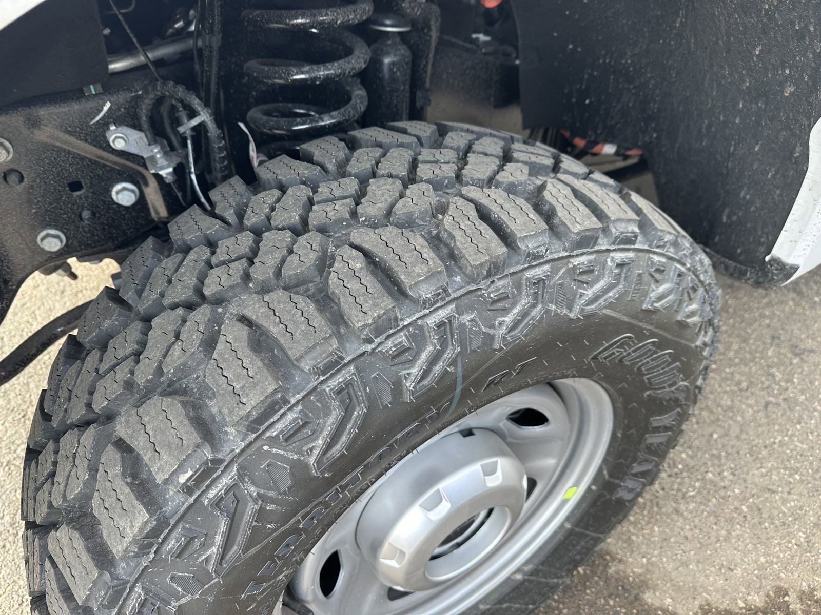 2025 Ford F-350 XL photo 2