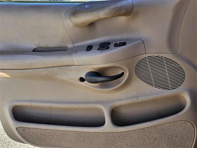 1998 Ford F-150 Lariat photo 24