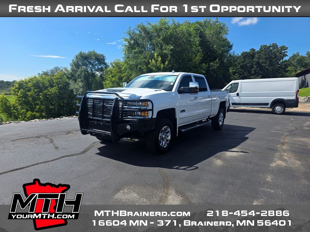 2017 Chevrolet Silverado 3500HD High Country photo 4