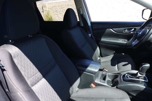 2020 Nissan Rogue SV photo 20