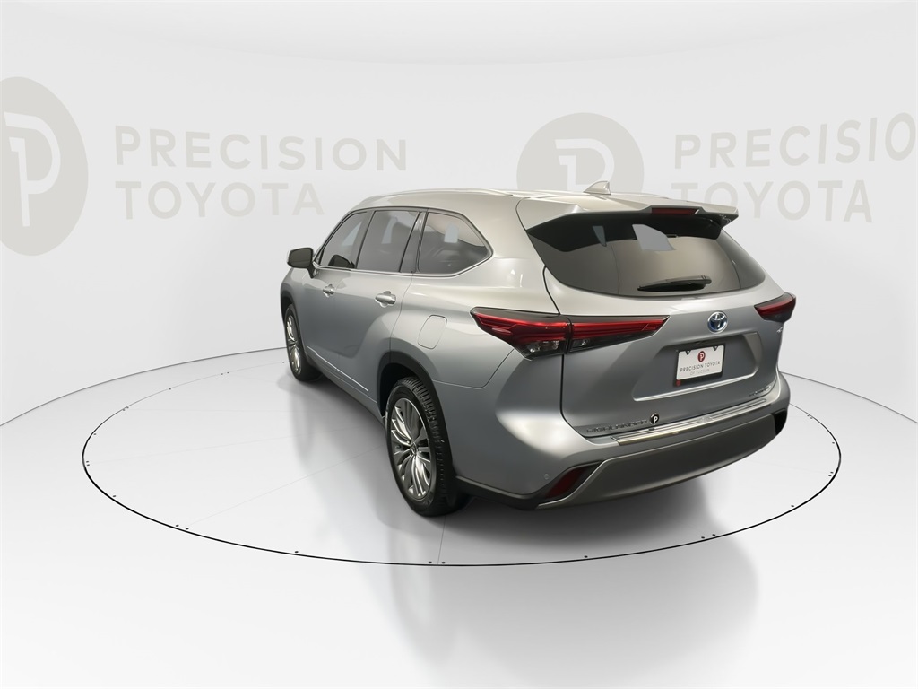2022 Toyota Highlander Hybrid Platinum photo 13