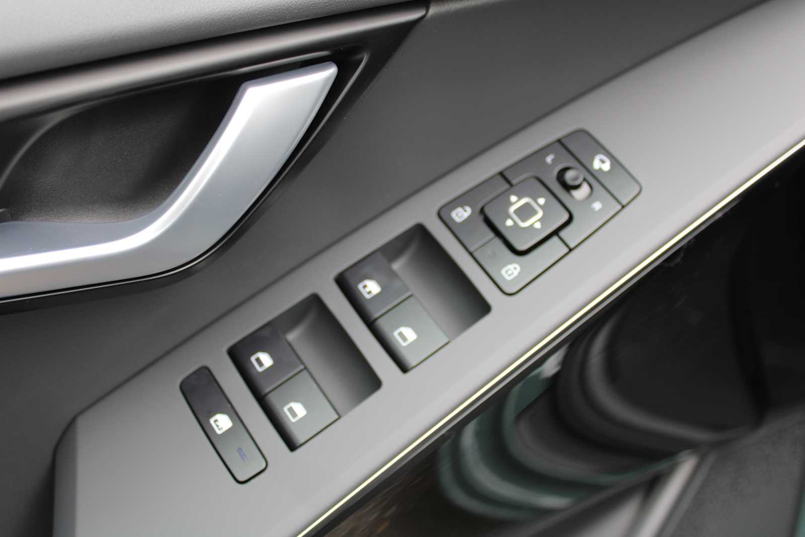 2025 Kia Niro EX Touring photo 15