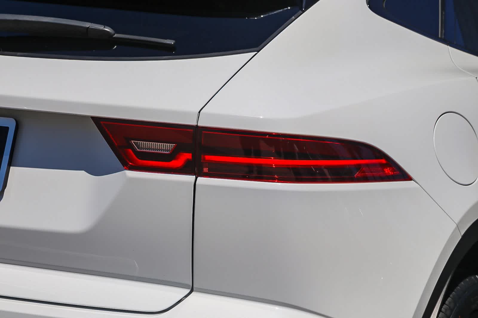 2024 Jaguar E-PACE R-Dynamic SE photo 3