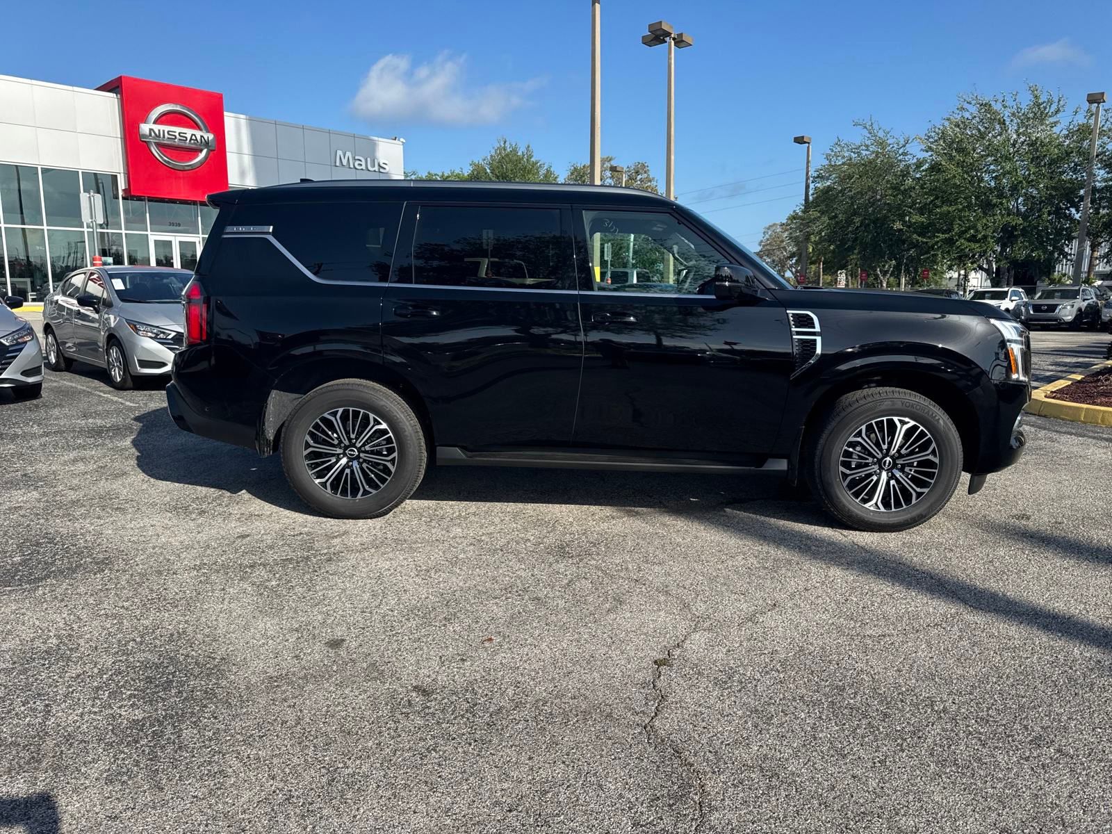 2025 Nissan Armada SL photo 4