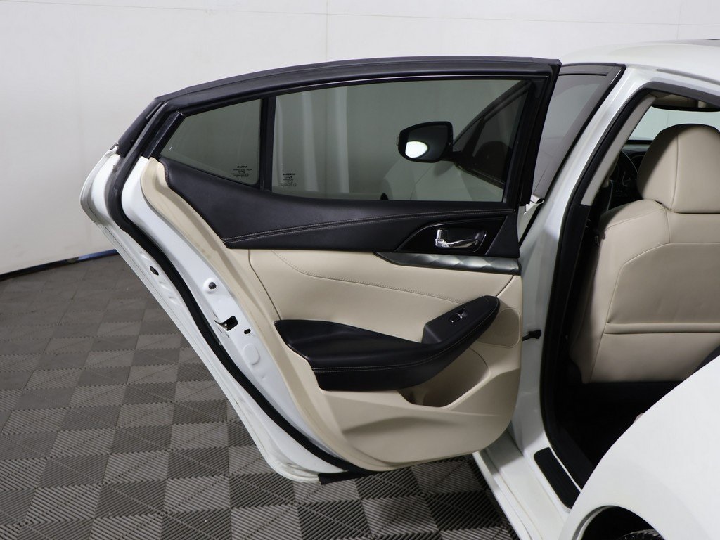 2019 Nissan Maxima SL photo 24