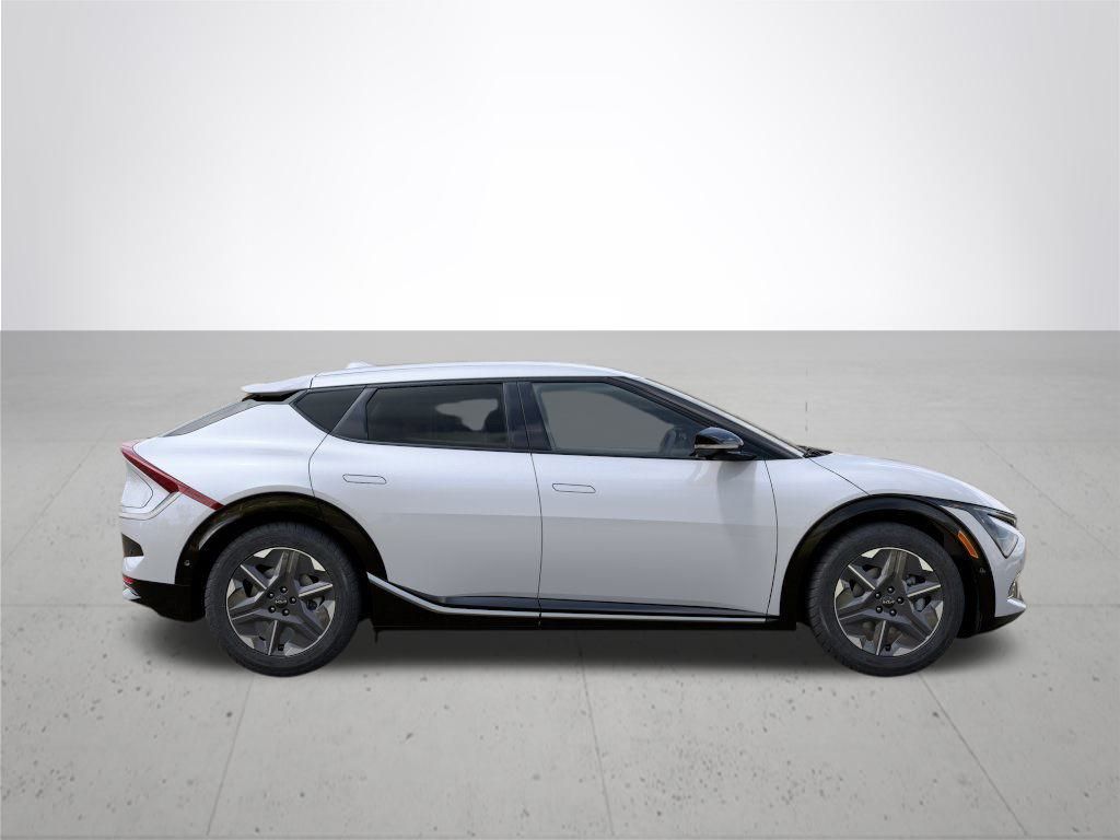 2025 Kia EV6 Light photo 7