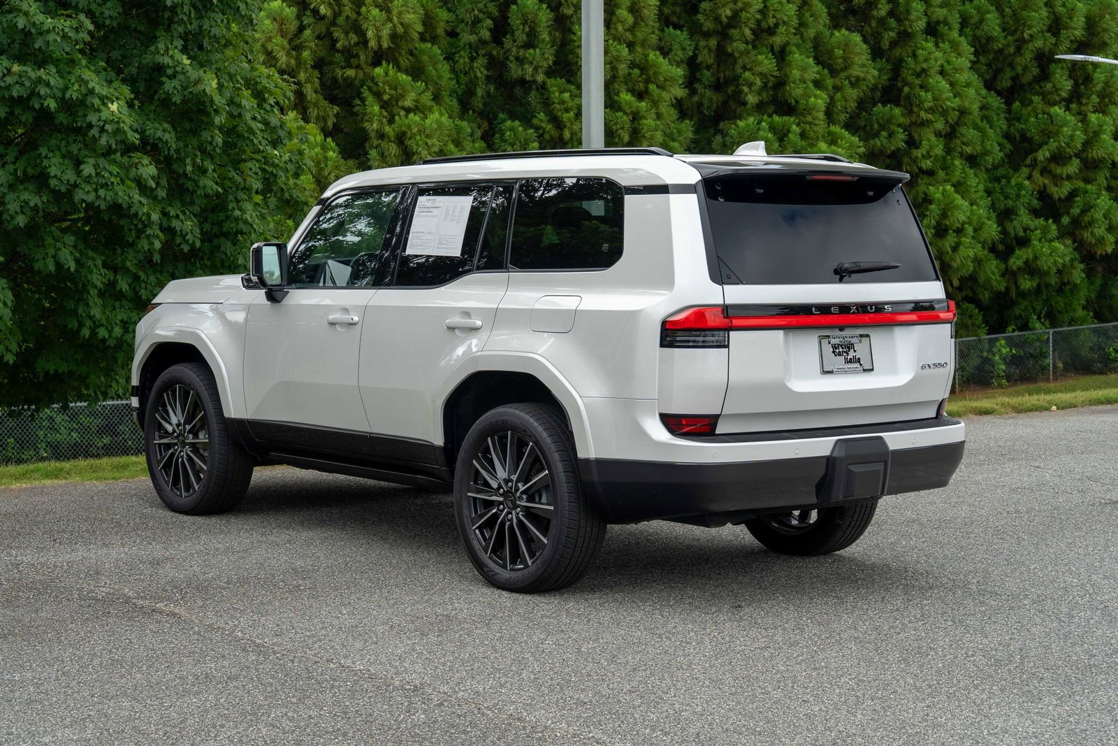 2024 Lexus GX 550 Luxury photo 2