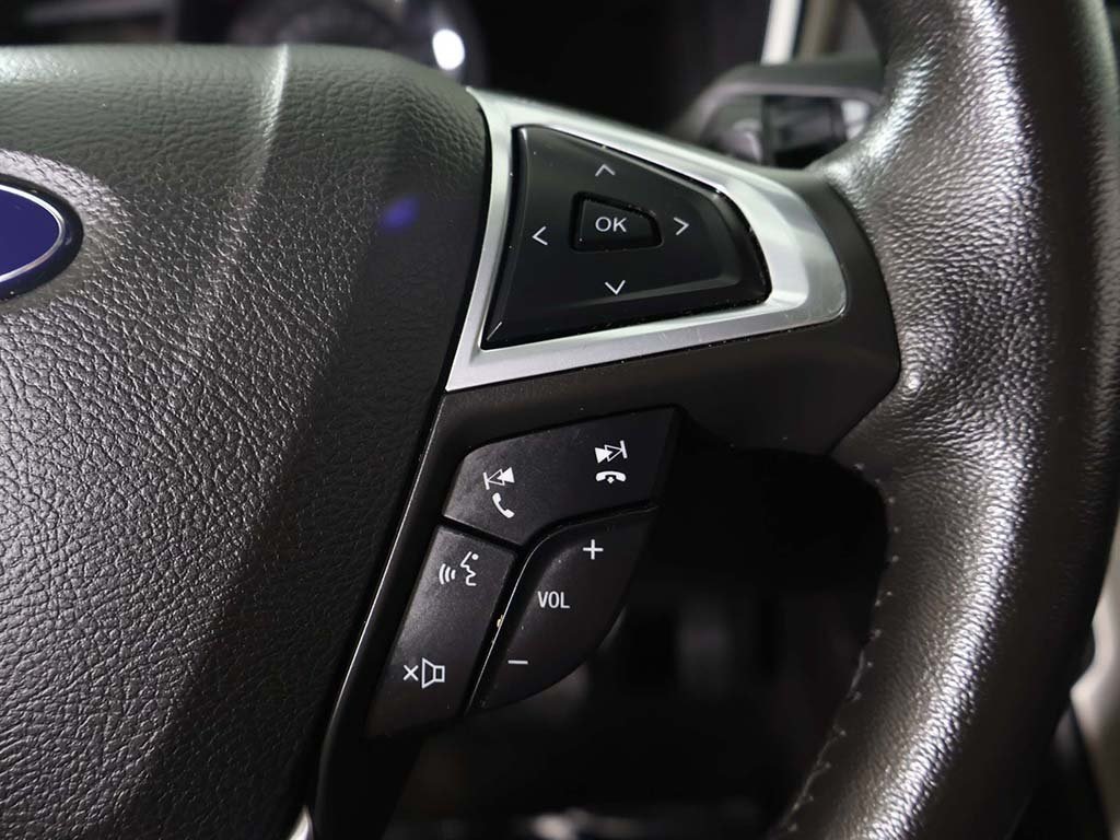 2016 Ford Fusion SE photo 39