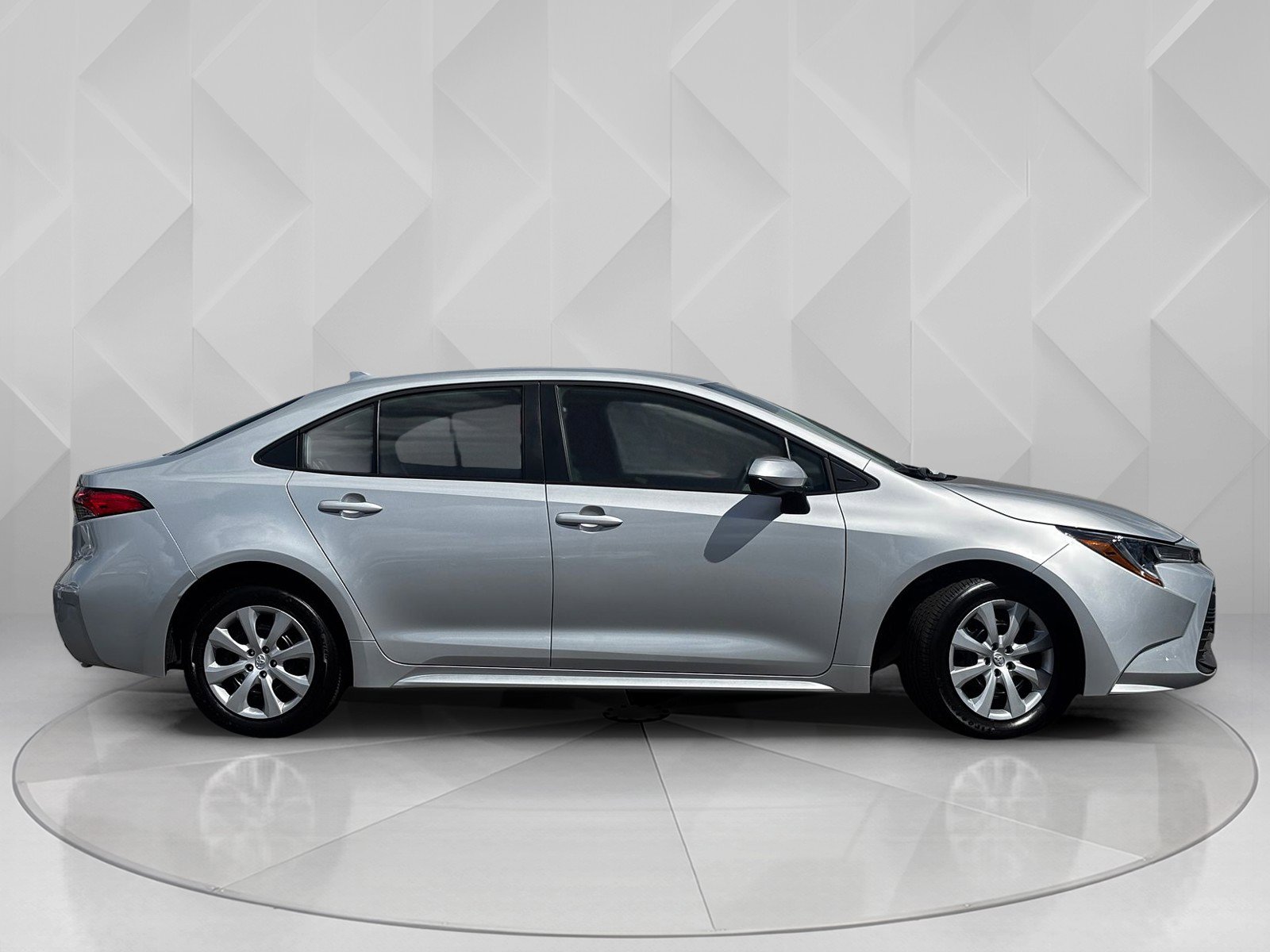 2025 Toyota Corolla LE photo 6