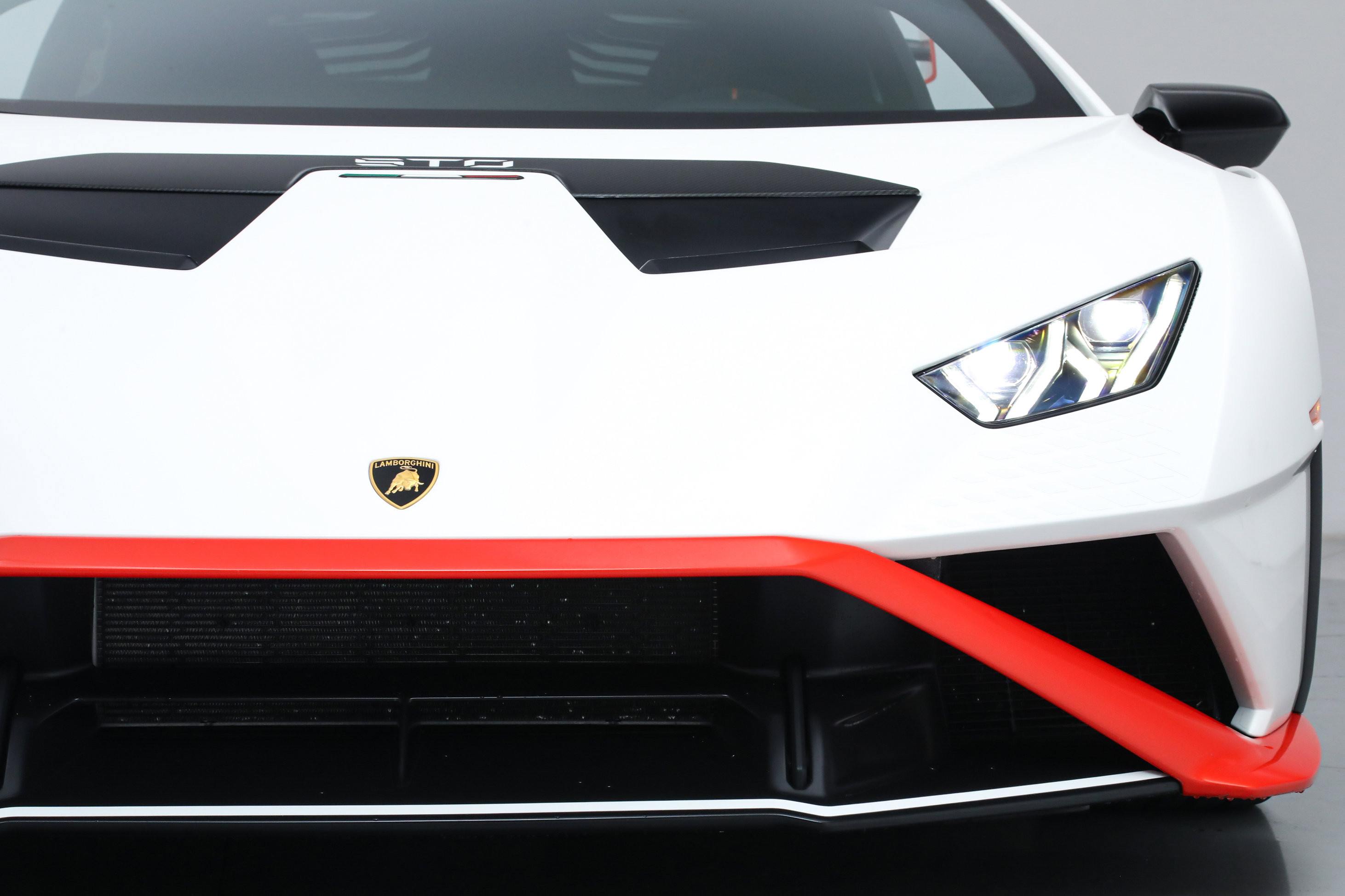 2022 Lamborghini Huracan STO photo 9