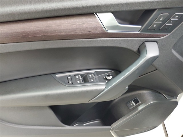 2021 Audi Q5 45 Premium photo 12