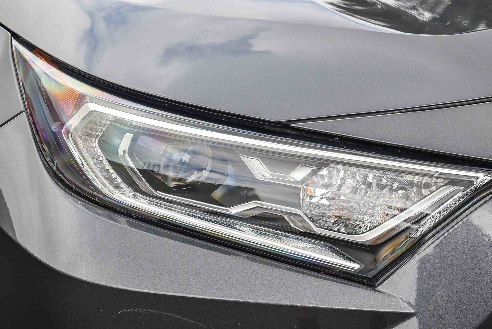 2021 Toyota RAV4 XLE photo 7