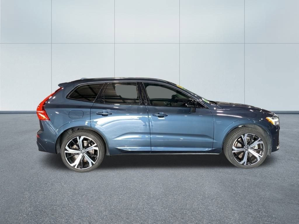 2023 Volvo XC60 Ultimate photo 2
