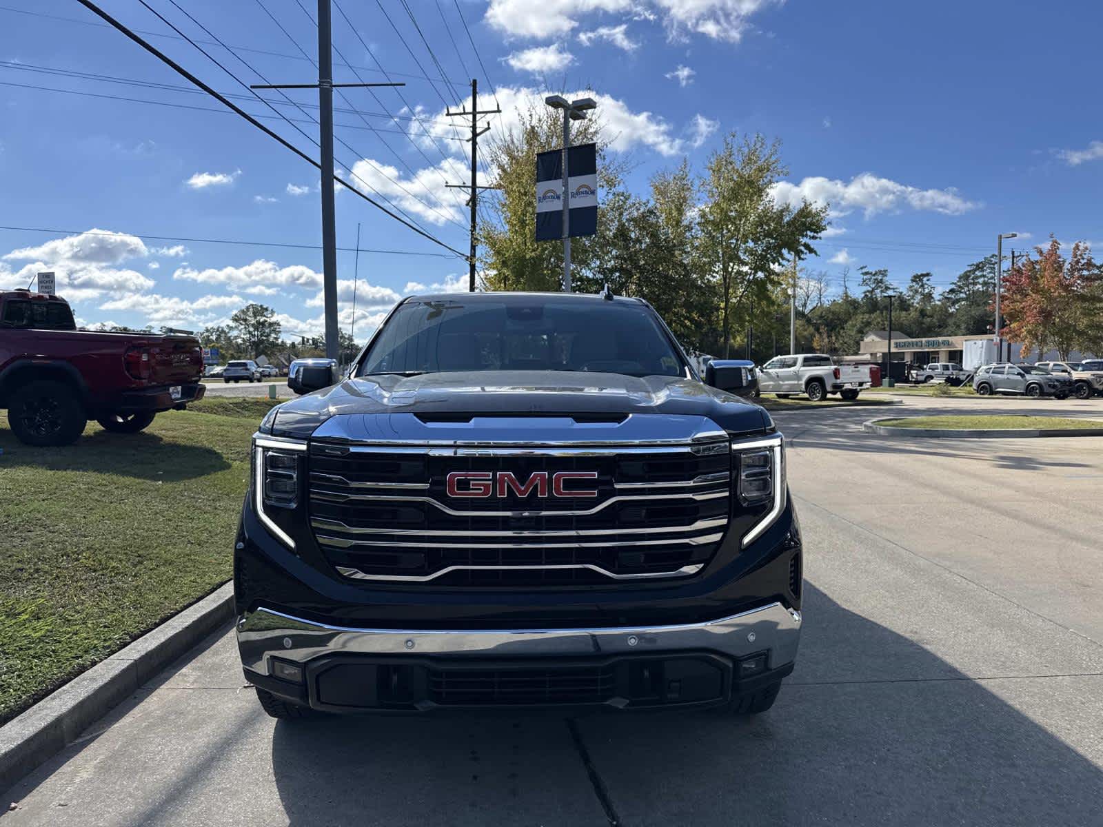 2026 Gmc Sierra 1500 SLT photo 2
