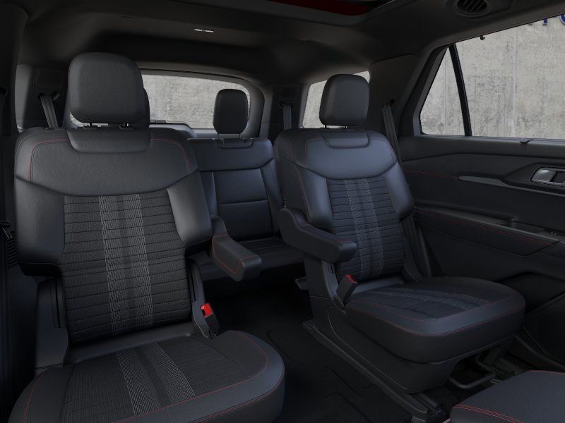 2025 Ford Explorer ST-Line photo 12