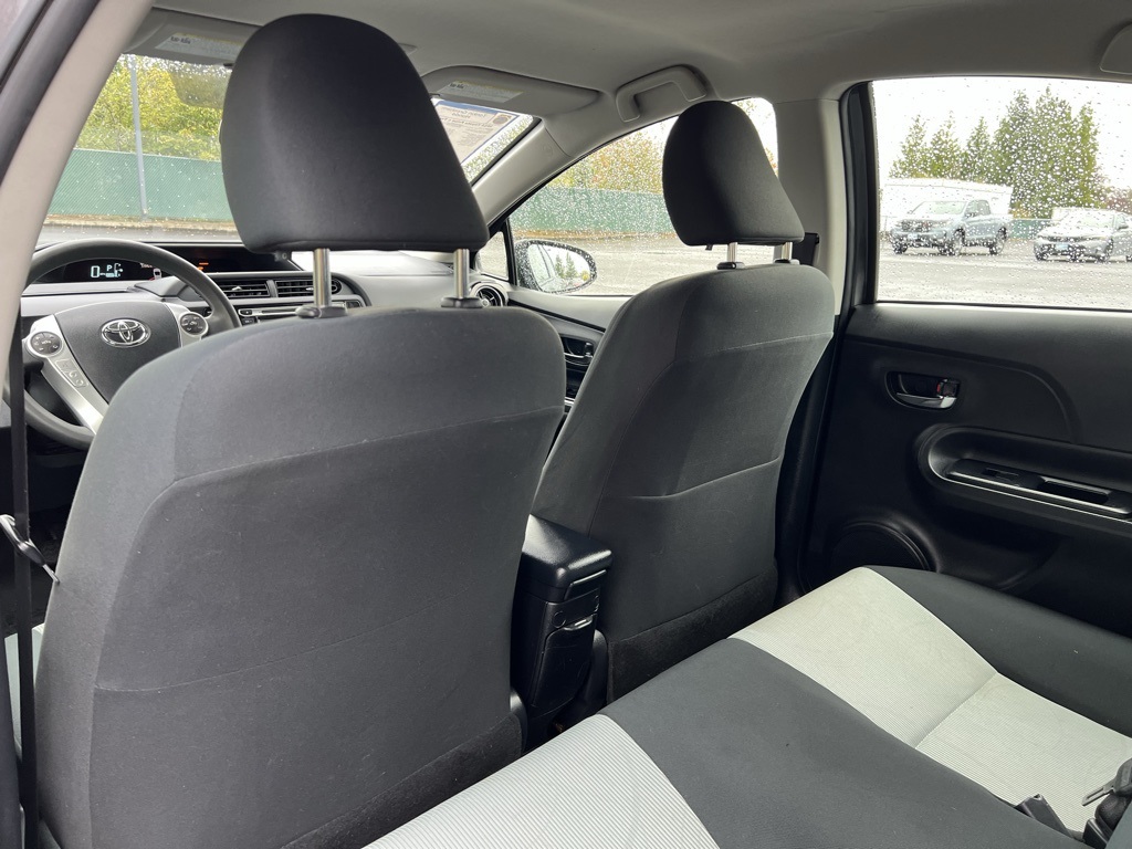 2015 Toyota Prius C Two photo 25