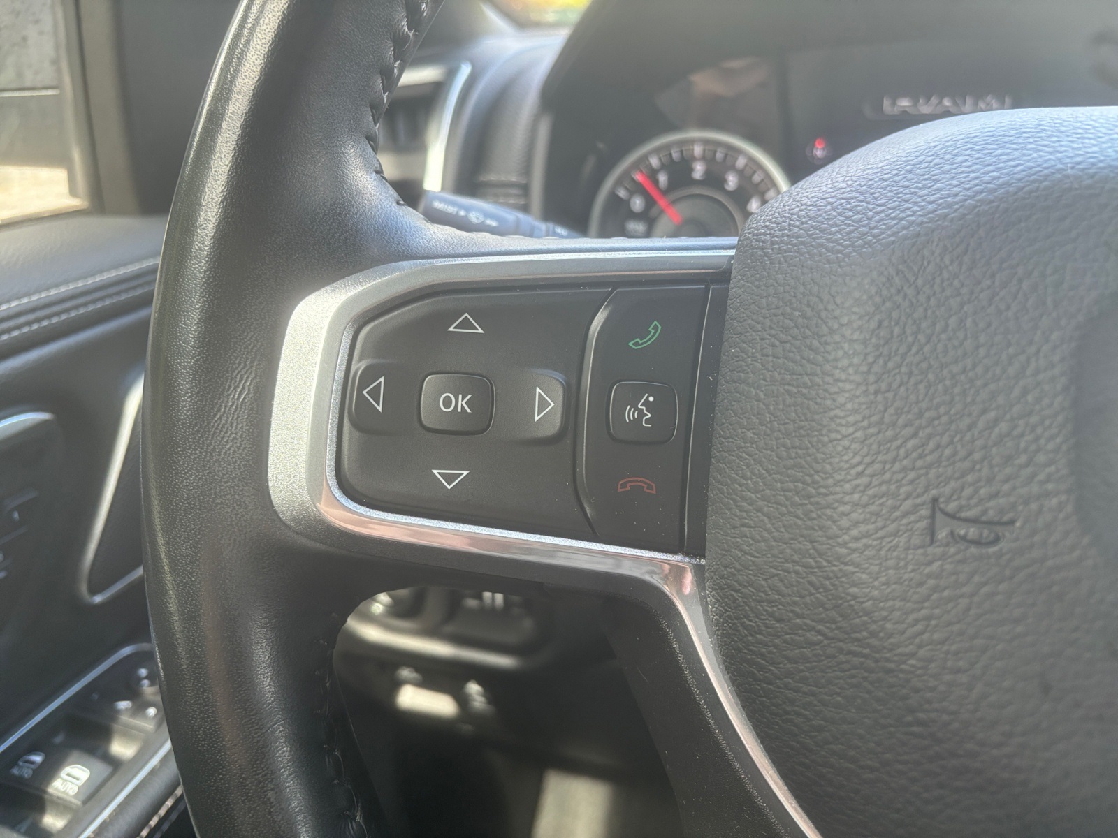 2022 Ram 1500 Laramie photo 18