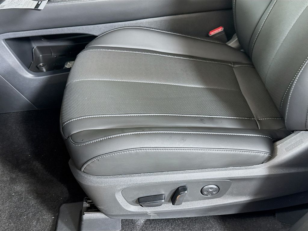 2026 Infiniti QX60 Luxe photo 21