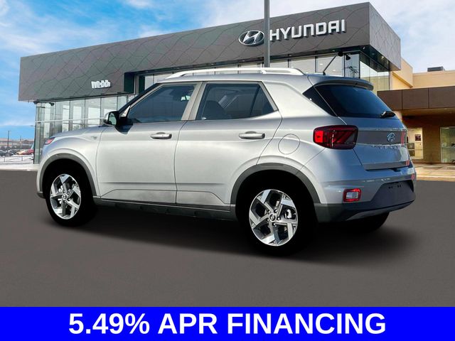 2025 Hyundai Venue SEL photo 3