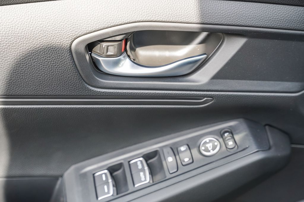 2025 Honda Accord LX photo 18
