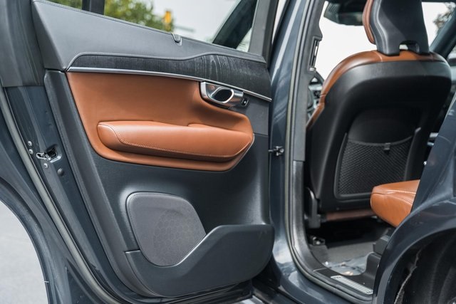2022 Volvo XC90 Inscription AWD photo 28