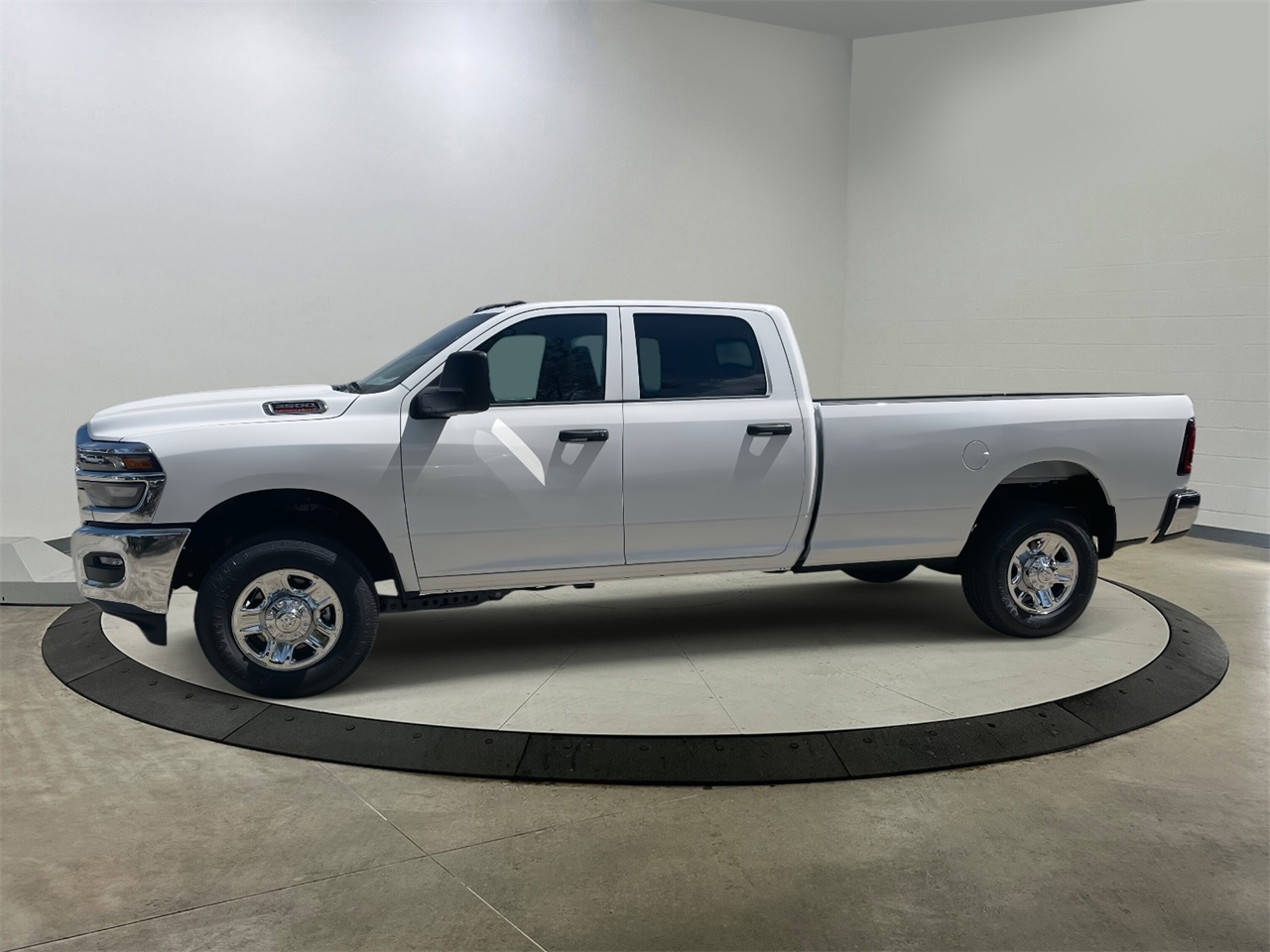 2025 Ram 3500 Tradesman photo 4