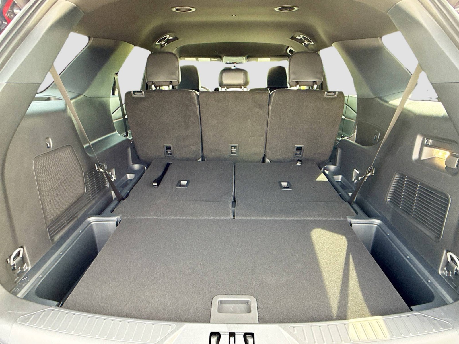 2025 Ford Explorer ST-Line photo 26