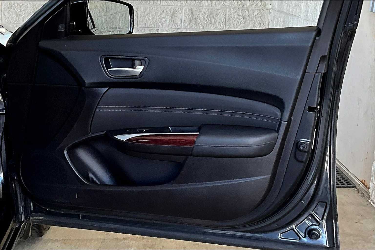 2015 Acura TLX Advance photo 22