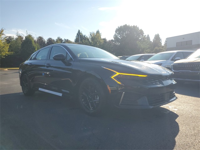 2025 Kia K5 LXS photo 3