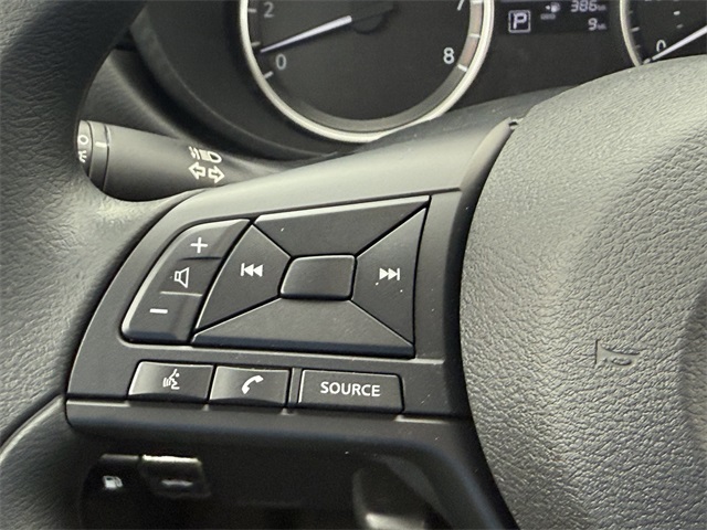 2025 Nissan Versa 1.6 S photo 13