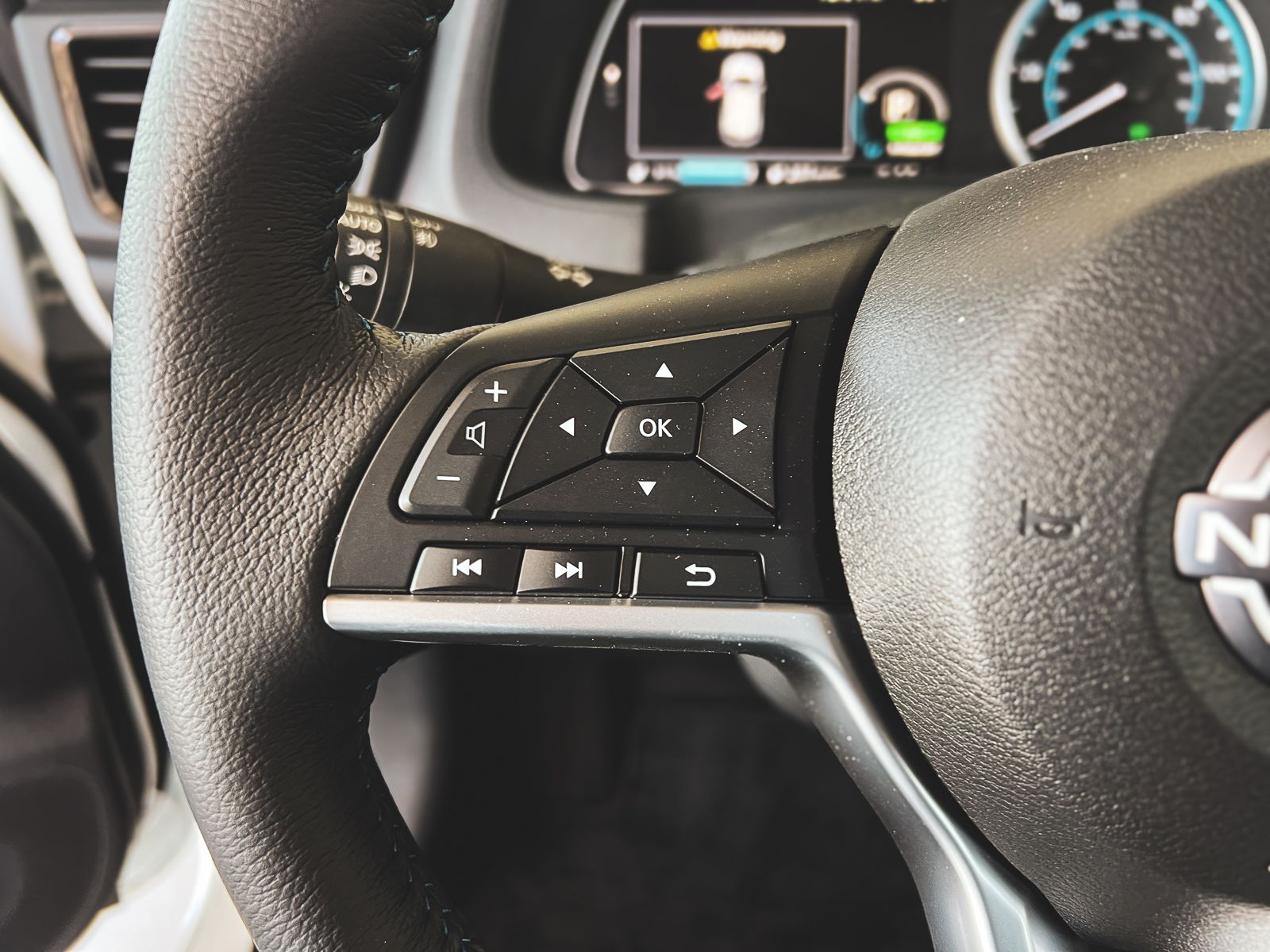 2024 Nissan Leaf SV Plus photo 8