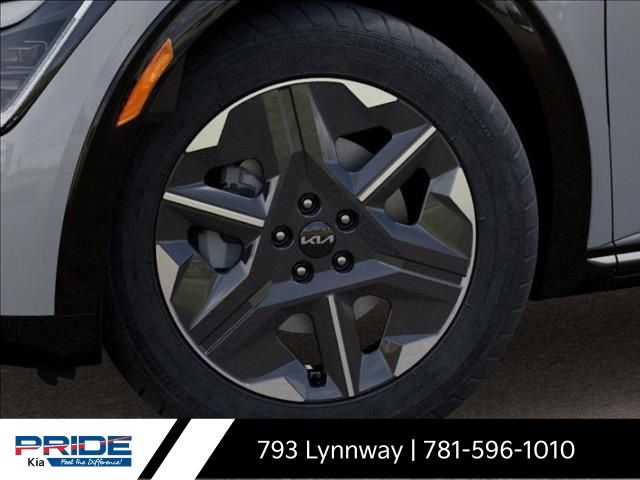 2025 Kia EV6 Light photo 9